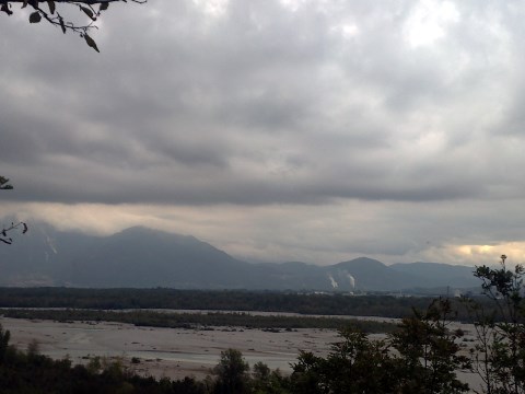 Gemona e Osoppo viste dal fiume Tagliamento