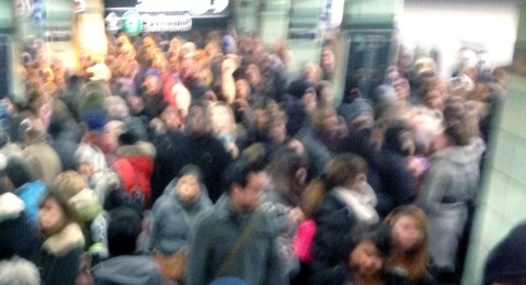 troppa-gente-per-camminare (35K)